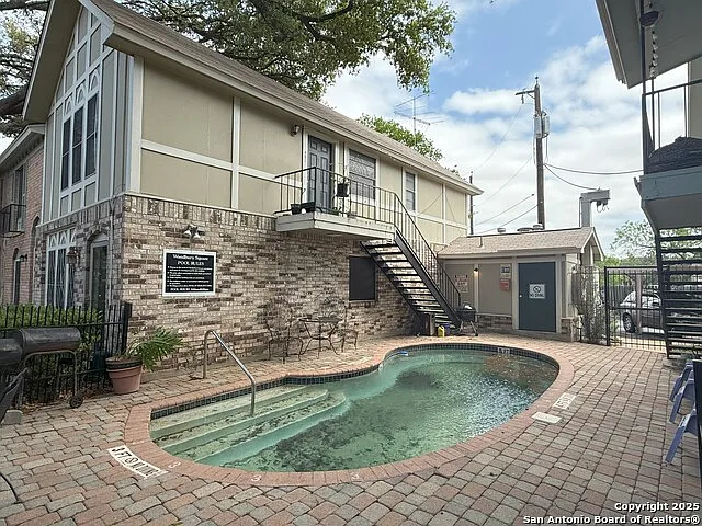 2811 Woodbury St #301 — Photo 25