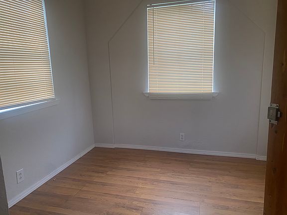 5th image of 1618 S La Salle St