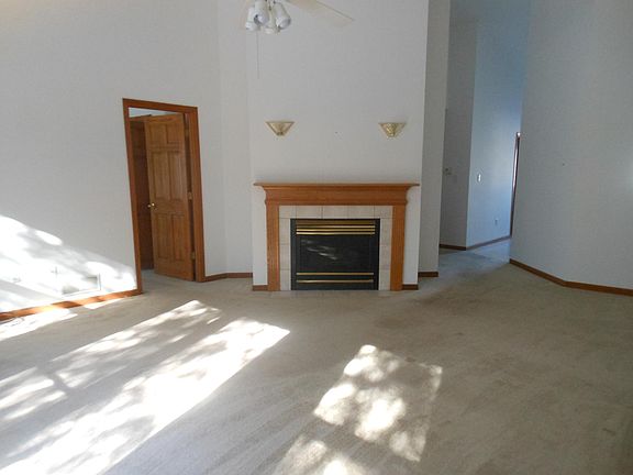 Living room with Fire Place