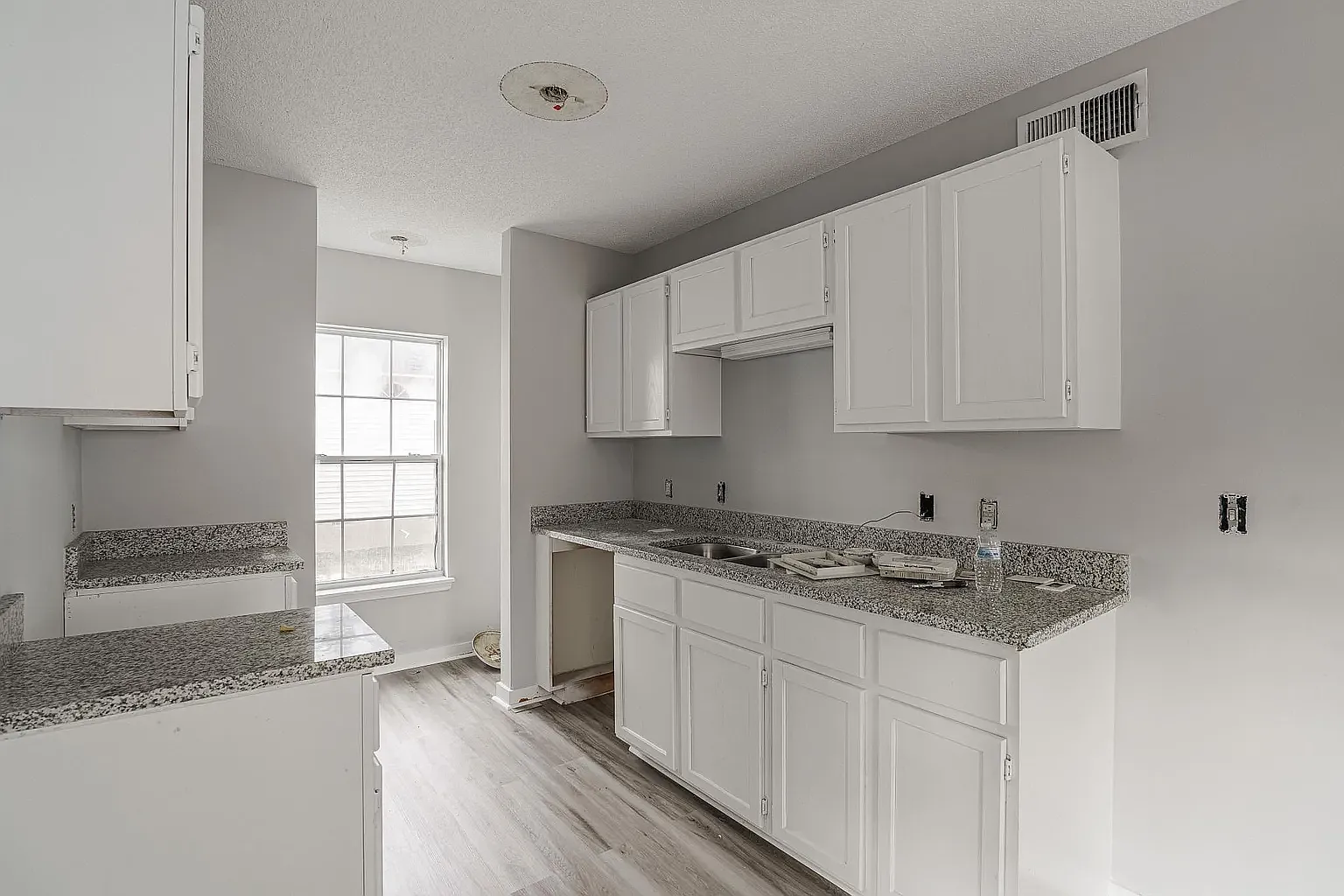 3 bed, $2,850 — Photo 3