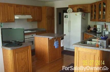 2nd image of 8900 Avon Ln