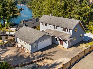 5393 Sans Souci Rd, Sunshine Coast, BC V7Z1B6