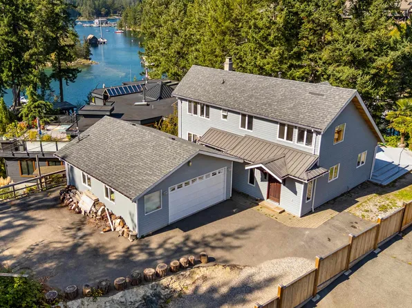 5393 Sans Souci Rd, Sunshine Coast, BC V7Z 1B6