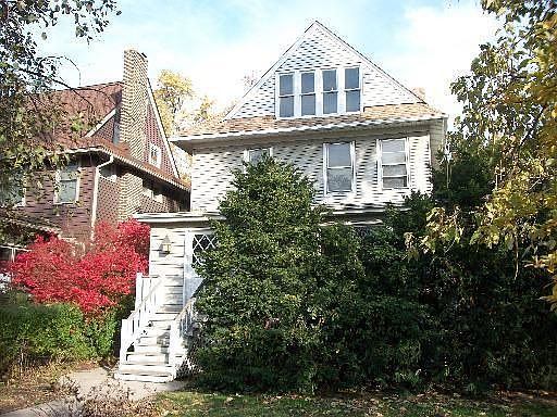 2nd image of 220 S Scoville Ave