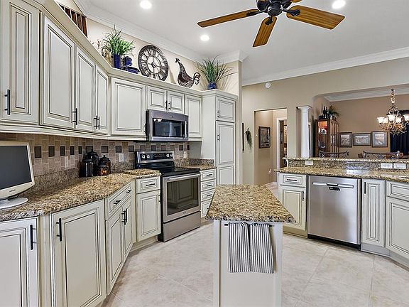 3rd image of 2069 Southfield Dr