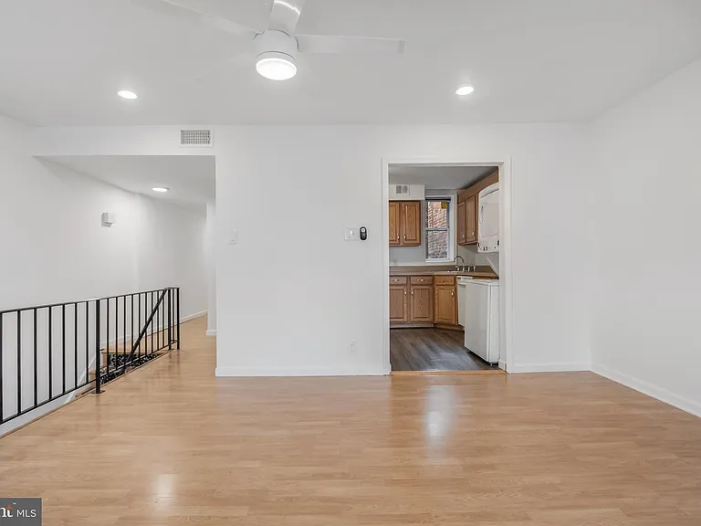 814 11th St NE #A — Photo 11