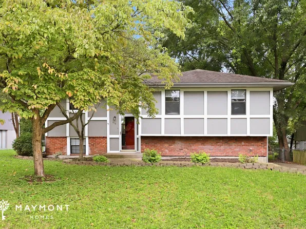 312 NE Lakeview Dr, Blue Springs, MO 64014