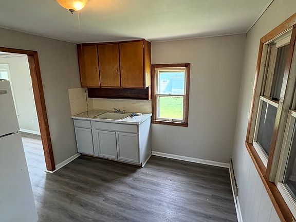 4th image of 7818 Vineyard Ave #2