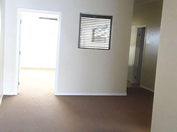 5th image of 13996 Crenshaw Blvd