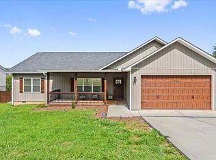 409 Cedar Creek Cir, Kodak, TN 37764