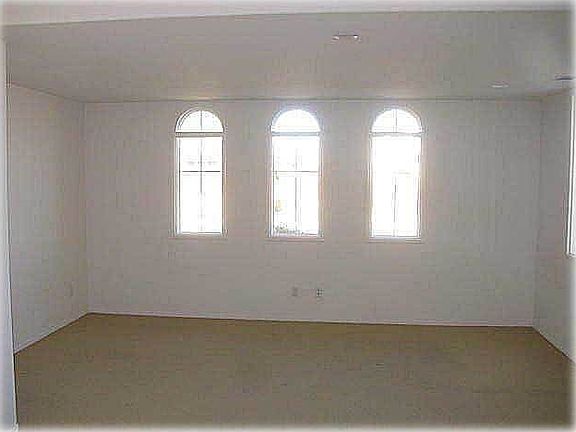 4th image of 11839 Garret Ln