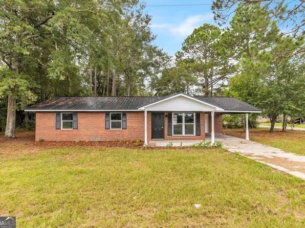 203 Azalea St, Glennville, GA 30427