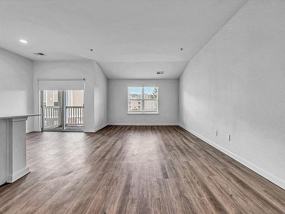 3rd image of 5500 Vinings Dr #207-2