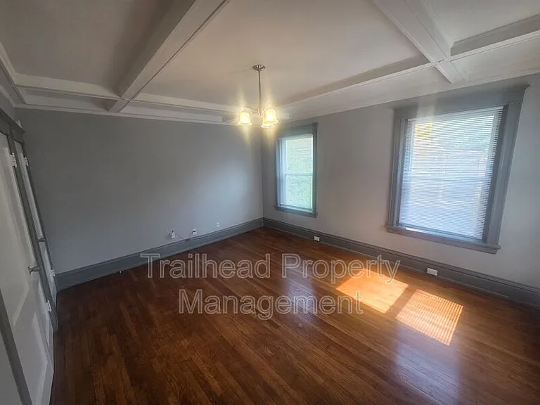 3227 Central St #6 — Photo 9