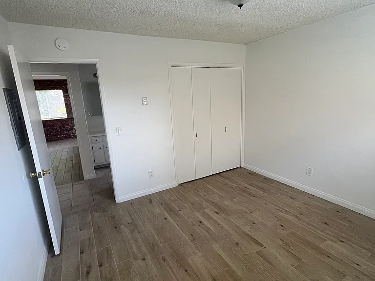 4421 Green Ave #B — Photo 7