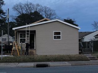 1800 Sparrow Rd, Chesapeake, VA 23320