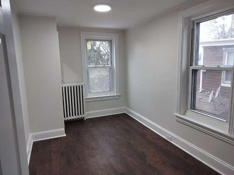 547 Centre St — Photo 7