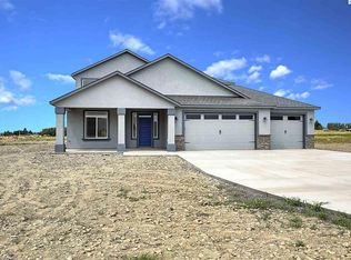 8408 Pleasant Dr, Prosser, WA 99350