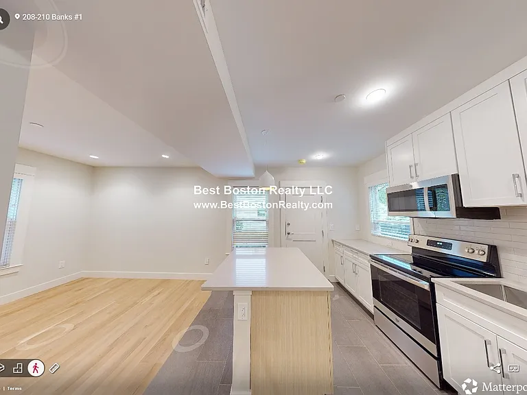208-210 Banks St #1 — Photo 3