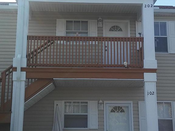 2nd image of 6730 Moonglow Dr #202