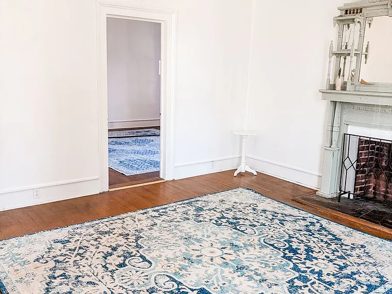 117 E Main St — Photo 2
