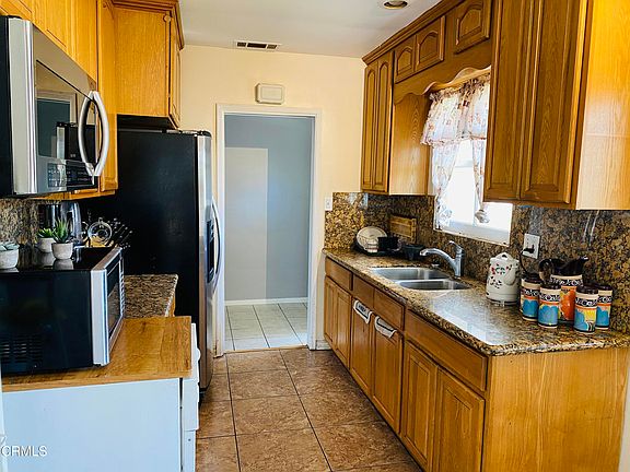 4th image of 3033 N Bellflower Blvd