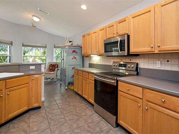 4th image of 2818 Robert Oliver Ave