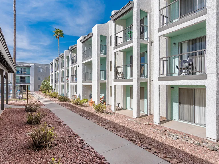 Elevate Apartments — Photo 14