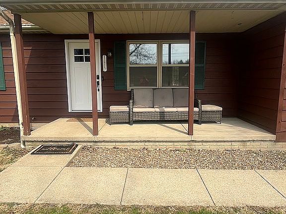 5th image of 8619 Crow Rd