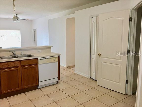 2nd image of 625 Home Grove Dr