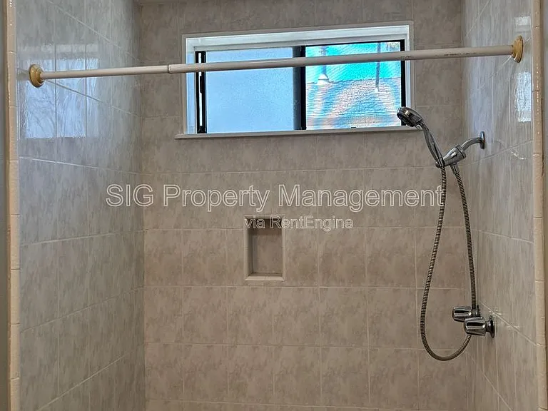 10822 Hartsook St #1 — Photo 22
