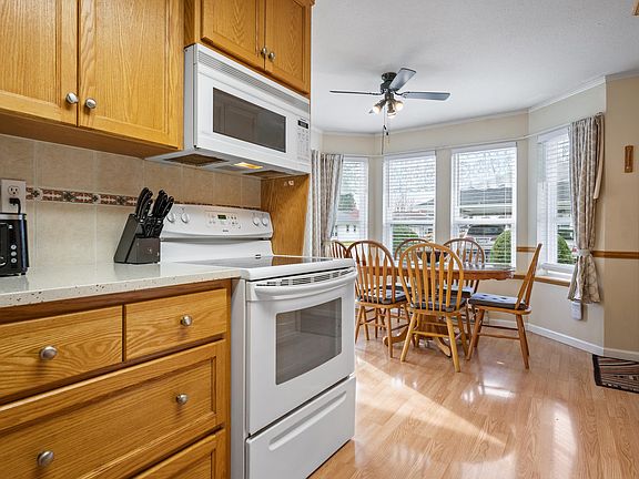 3rd image of 20554 118th Ave #13