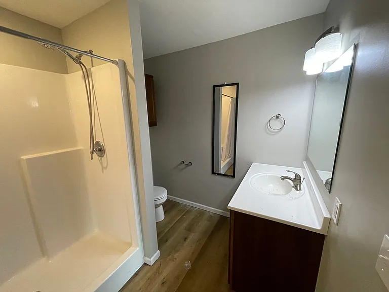 202 Tyler St — Photo 4