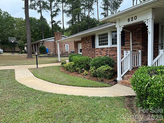 3rd image of 620 McDowell Dr