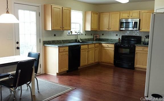 5th image of 515 Cool Creek Dr