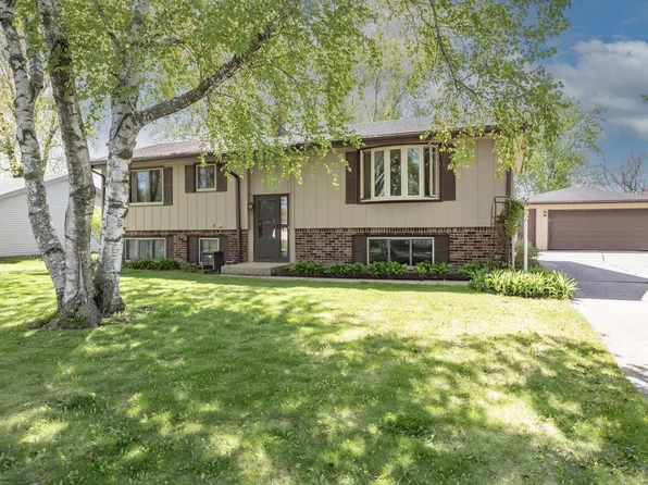 W239N6869 Michele LANE, Sussex, WI 53089