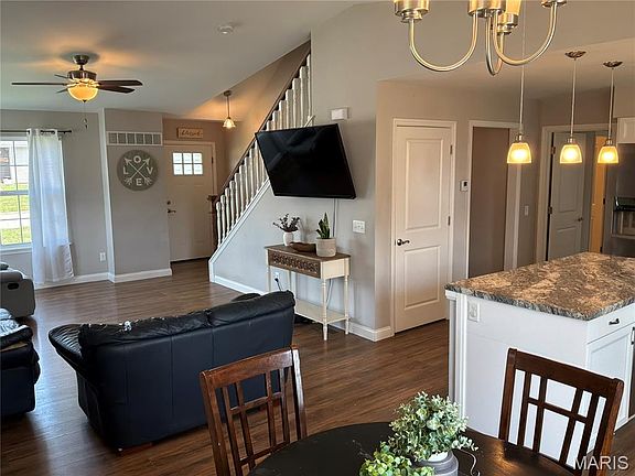 5th image of 191 Village Circle Dr