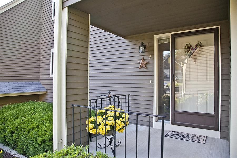 2nd image of 4 Quail Dr