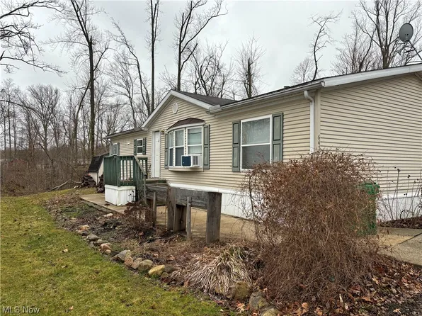 6476 Linda Ln, Ravenna, OH 44266
