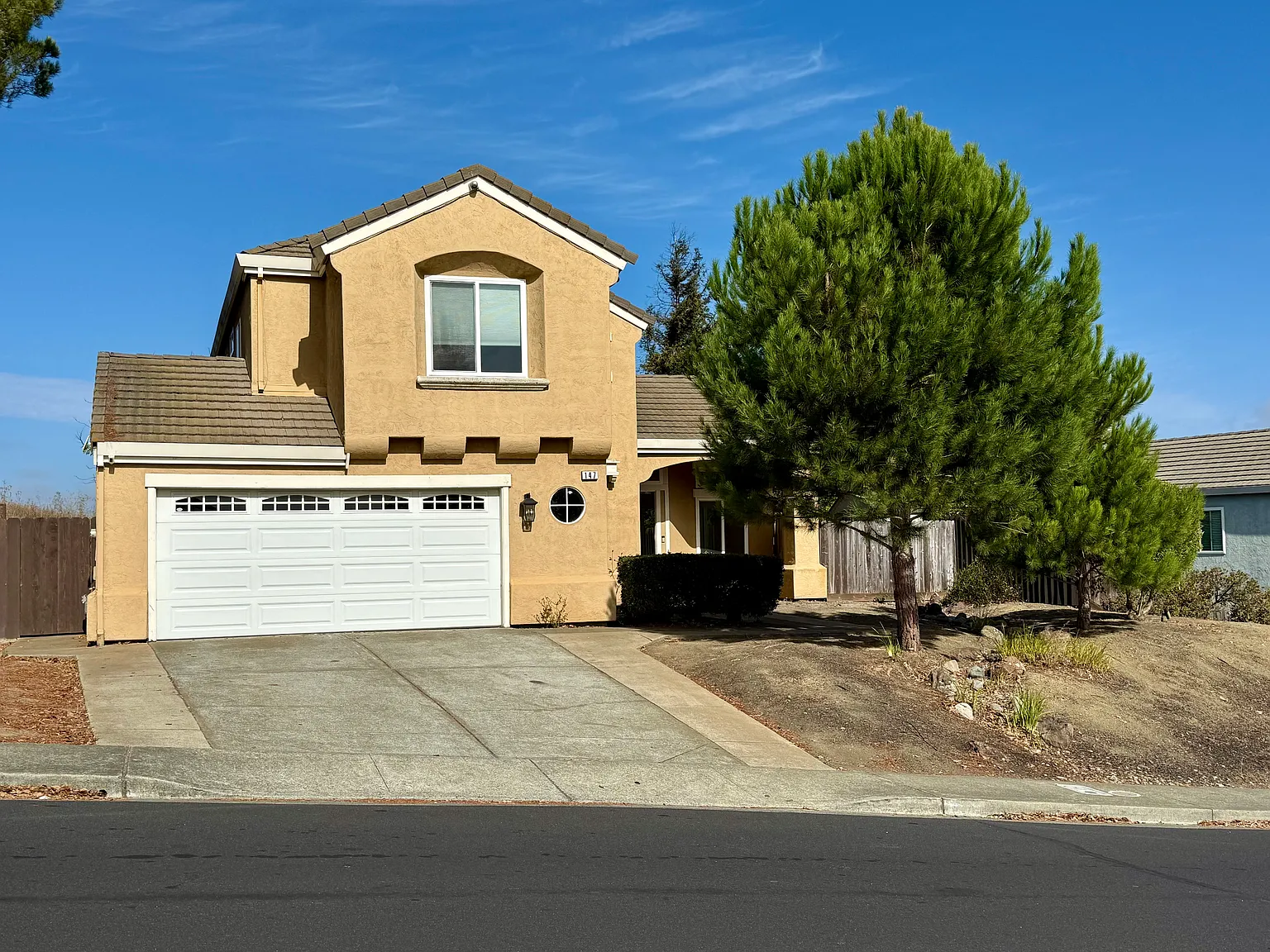 4 bed, 2099 sqft, $3,900 — Photo 1