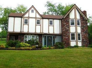 540 McCombs Rd, Venetia, PA 15367