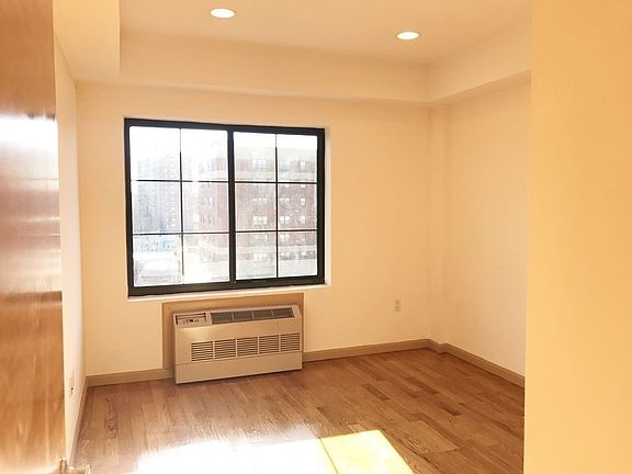 2nd image of 5828 44th Ave APT 5F