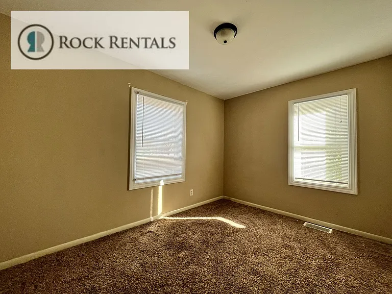 15 Sunset Dr — Photo 6