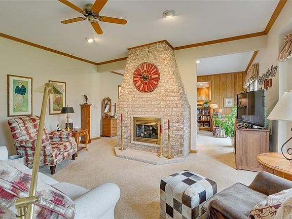 Waterloo_Family Room 2.jpg