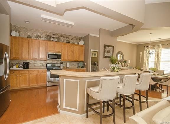 4th image of 4561 Scarlet Oak Dr