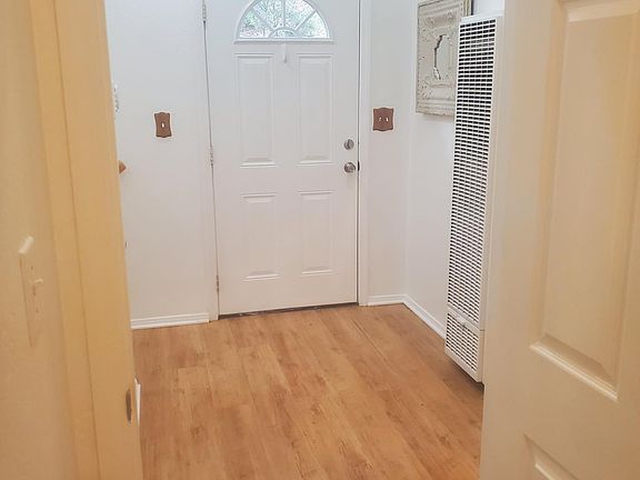 entry on upper level