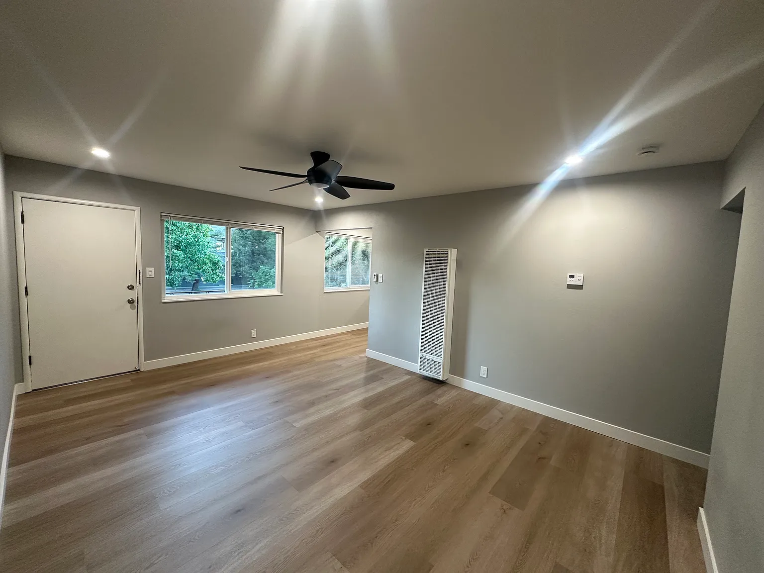 2 bed, 800 sqft, $3,200 — Photo 2