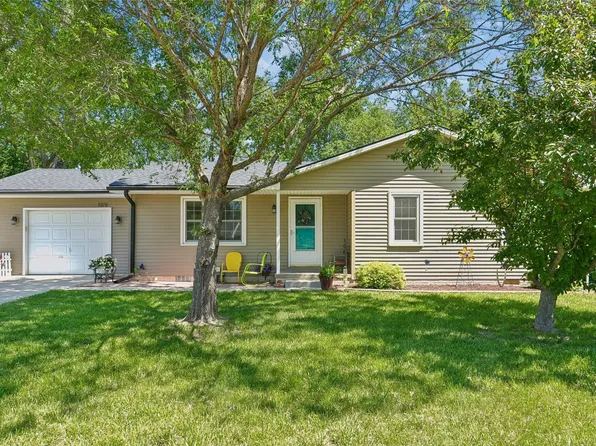 109 NE 7th Ct, Grimes, IA 50111