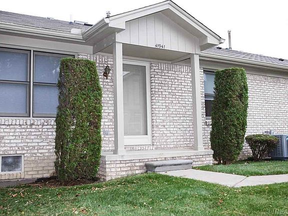 2nd image of 41941 King Edward Ct