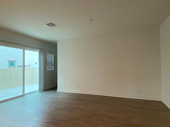 5th image of 15839 Ellington Way
